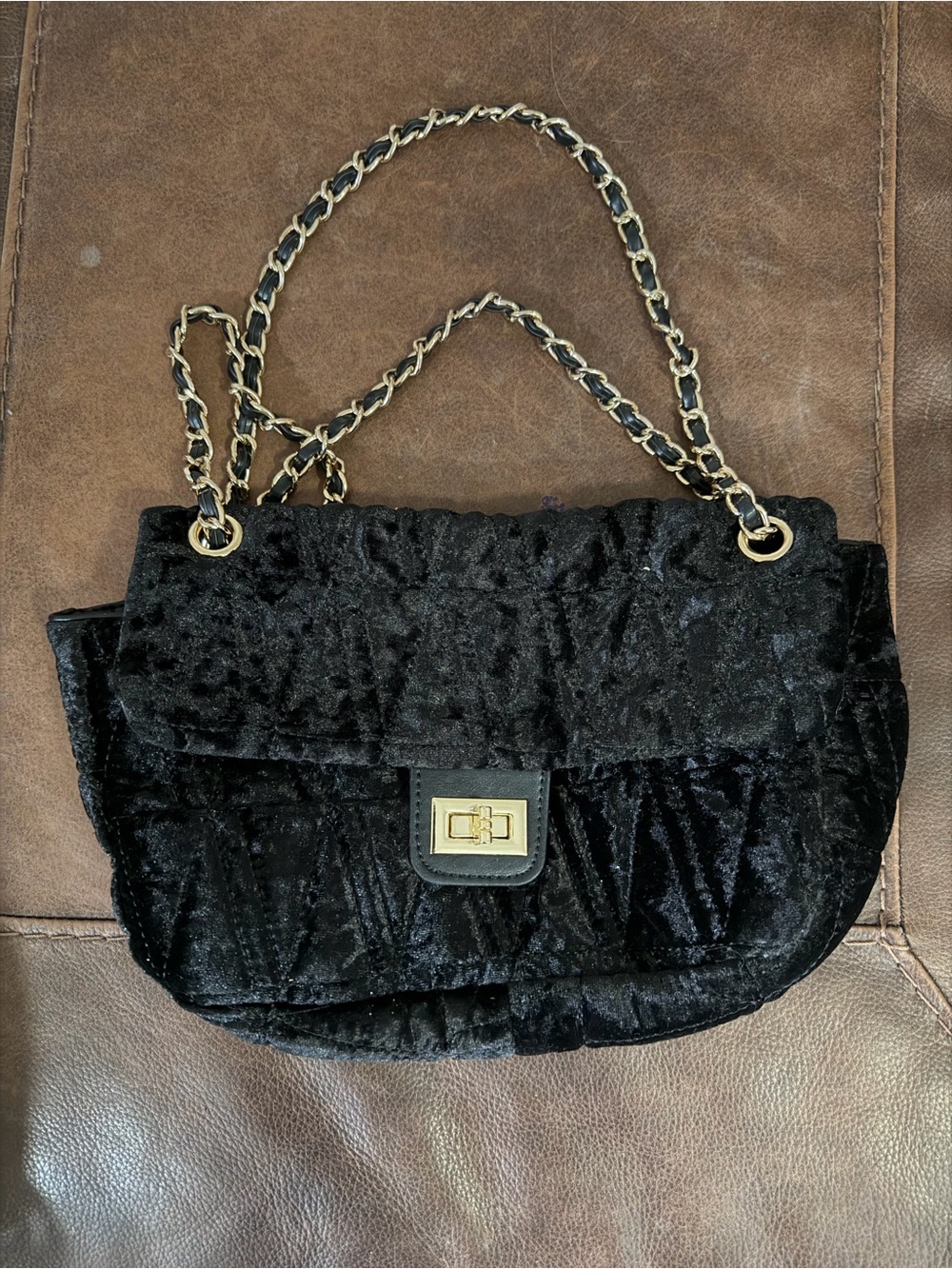 House of Harlow 1960 Black Quilted Velvet Chain-Detail Crossbody